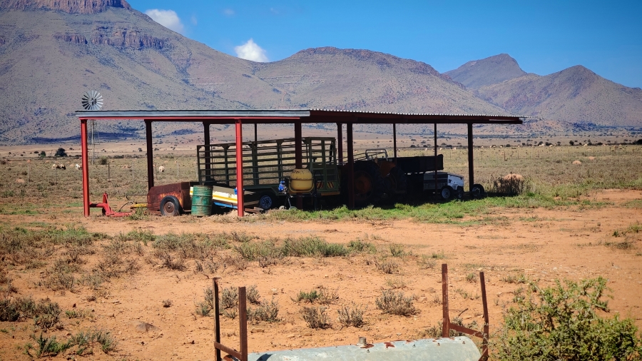 6 Bedroom Property for Sale in Middelburg Eastern Cape